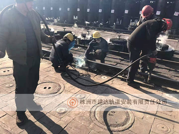 轨道焊接施工现场